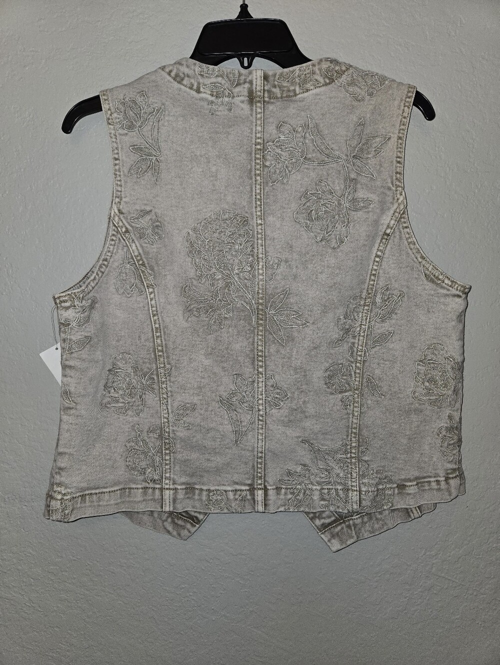 DRIFTWOOD Embroidered Denim Vest Color Sands, Multiple Sizes, NWT - Picture 3 of 4